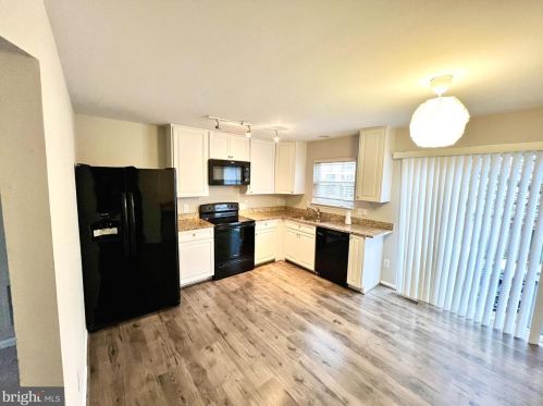 3643 Crosswater Ct, Woodbridge VA  22192-7030 exterior