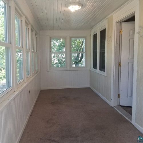30 4th St, Scanlon, MN 55720-1717