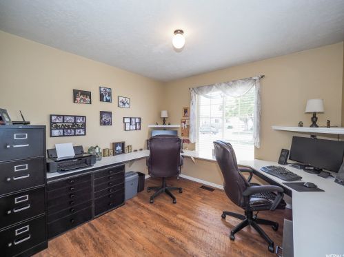 4662 8450, Taylorsville UT exterior