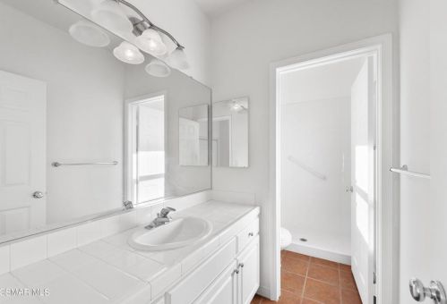 5934 Indian Terrace Dr, Simi Valley CA  93063-5771 exterior