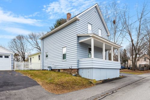 91 Warren St, Laconia, NH 03246-3853