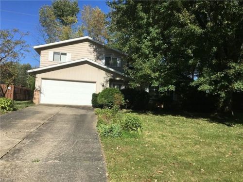 33283 Cromwell Dr, Cleveland OH  44139-4809 exterior