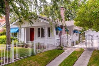 321 Brown Ave, Fresno, CA 93704-5402