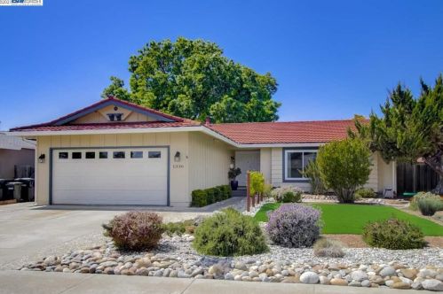 1336 Arlington Rd, Livermore, CA 94551-1542
