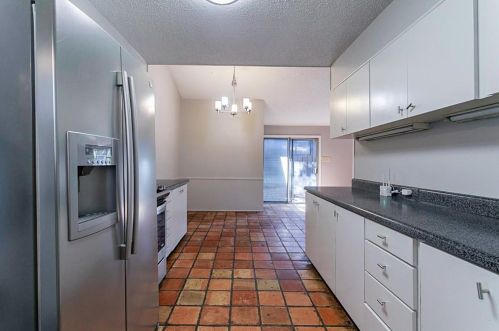 600 Blue Lk Dr, Fort Worth TX  76103-1108 exterior