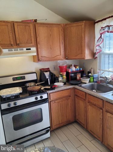 5528 American St, Philadelphia, PA 19120-2827