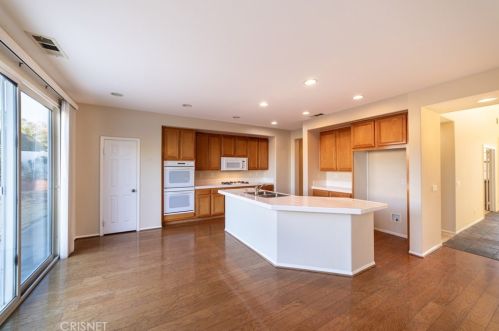 42302 Sunnyslope Dr, Lancaster, CA 93536-7372