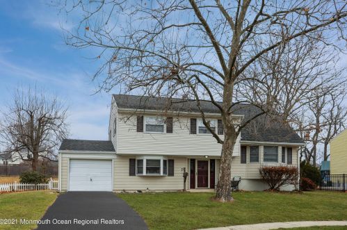 6 Ridge Dr, Hazlet, NJ 07730-2644