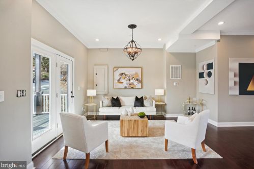 6615 Gude Ave, Silver Spring MD 20912-4827 exterior