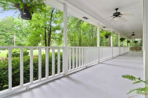 100 Bent Arrow Dr, Stockbridge GA  30281-4839 exterior