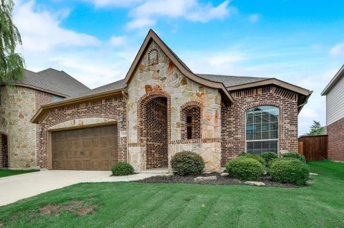 1325 Realoaks Dr, Fort Worth, TX 76131-3367