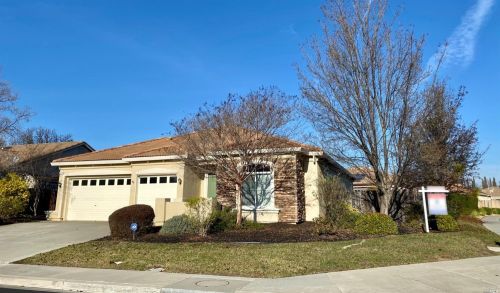 179 Feather River Cir, Vacaville, CA 95688-8749