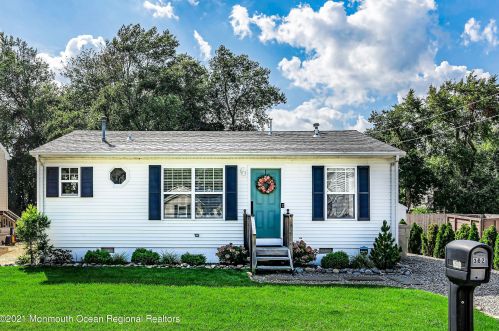302 Parisen Ave, Berkeley Township, NJ 08721-3630