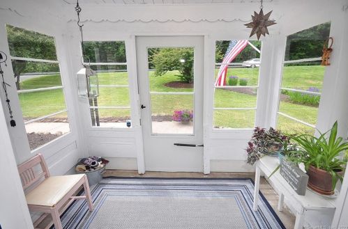 66 Hartford Ave, Granby, CT 06035-2307