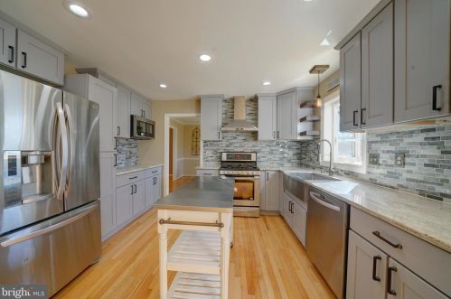 1900 Autumn Ridge Cir, Silver Spring MD 20906-5826 exterior