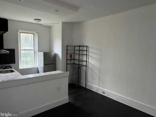 1344 Hunting Park Ave, Philadelphia PA 19124-4930 exterior