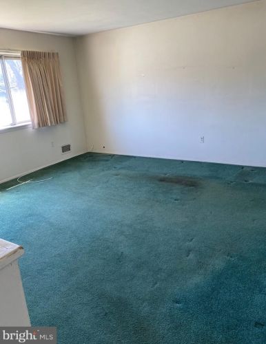 41 Bayberry Rd, Trenton NJ 08618-1023 exterior