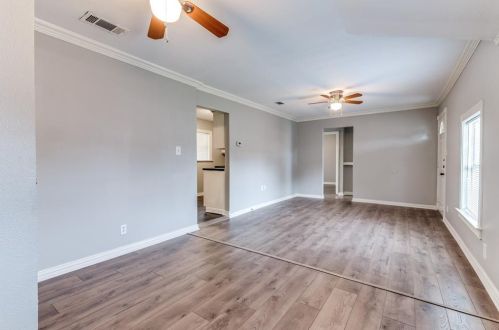 100 Las Vegas Trl, Fort Worth TX  76108-2371 exterior