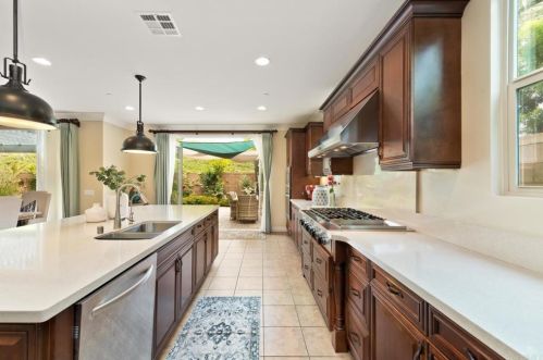 105 Coyote Brush, Irvine CA  92618-8873 exterior