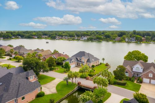 1190 Waterfront Dr, Mount Pleasant, SC 29464-7427