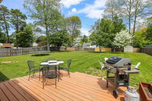 45 Avon Dr, Nashua, NH 03064-1906