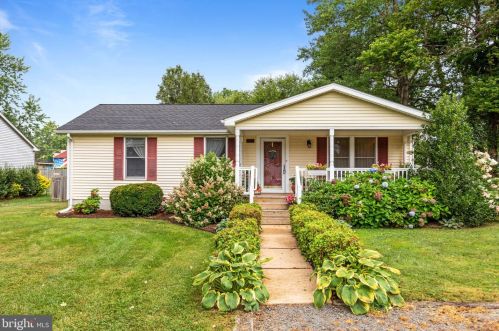 4136 Melody Ln, Marshall, VA 20115-3200