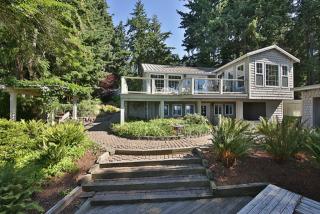 4046 Beach Dr, Freeland, WA 98249-9519