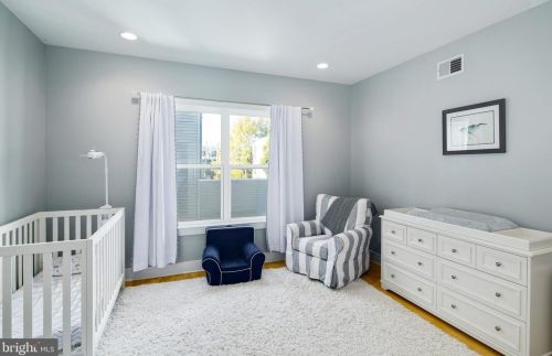 764 19 St, Philadelphia PA 19130-2001 exterior