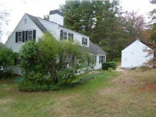 205 Center Rd, Allenstown, NH 03275-3210