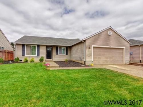 2735 Duke St, Woodburn, OR 97071-4455