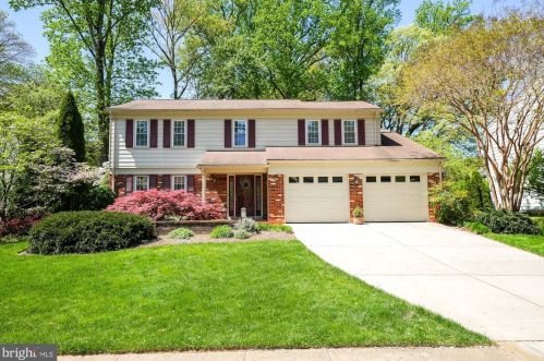 5218 Dunleigh Dr, Springfield, VA 22015-1644