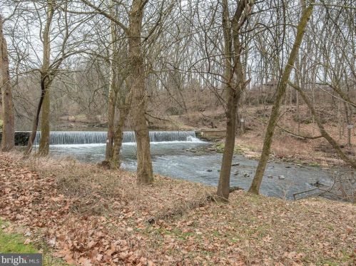 2122 Millcreek Rd, Lancaster PA  17602-4749 exterior