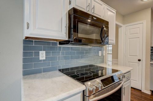 1422 Mapleview Dr, Carrollton TX 75007-6019 exterior