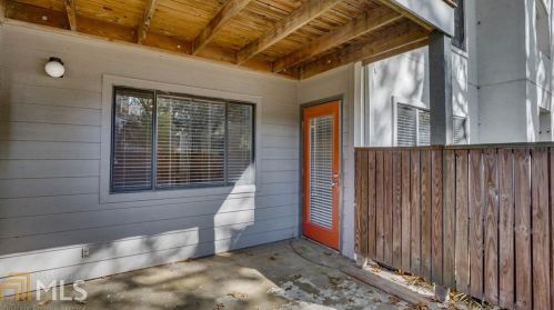 2 Finch Dr, Atlanta GA  30308-6502 exterior