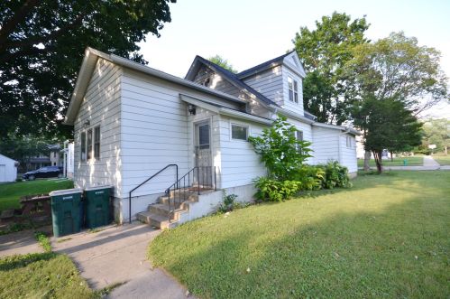 203 Van Buren St, Batavia, IL 60510-2327