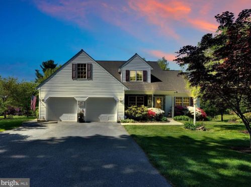 530 Garden Hill Ln, Lancaster, PA 17603-6036