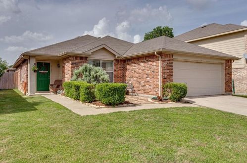 2129 Franks St, Fort Worth TX  76177-7367 exterior