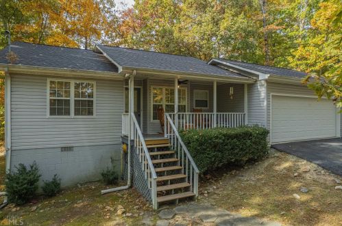 522 Sherwood St, Toccoa, GA 30577-3919