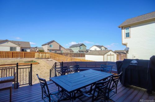 201 Newbern Way, Aurora CO 80016-6124 exterior