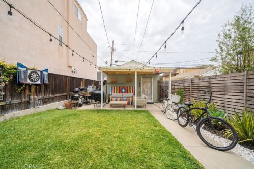 624 15th St, Huntington Beach CA  92648-4048 exterior