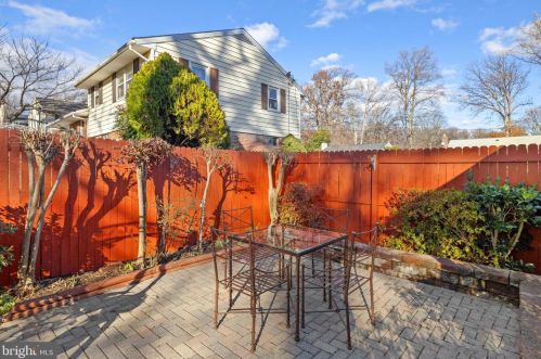 5209 Light St, Springfield VA  22151-2522 exterior