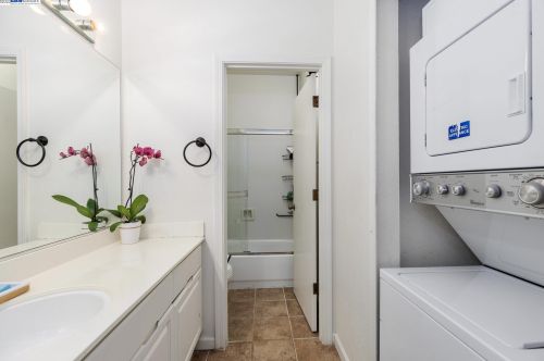 1480 Thrush Ave, San Leandro CA 94578-5503 exterior