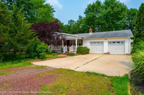 1431 Jay St, Lacey, NJ 08731-4041