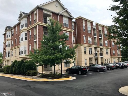 205 Meeting House Station Sq, Herndon, VA 20170-3764