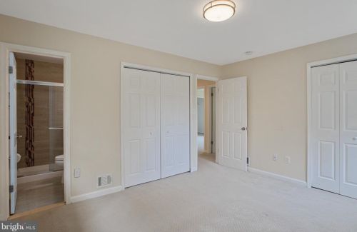 6812 Landor Ln, Springfield VA  22152-3333 exterior