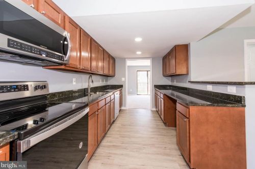 5612 Thicket Ln, Columbia MD  21044-2527 exterior