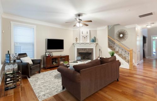 2035 Hatteras Way, Atlanta GA  30318-1084 exterior