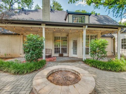 6116 Terrace Oaks Ln, Fort Worth TX  76112-1072 exterior