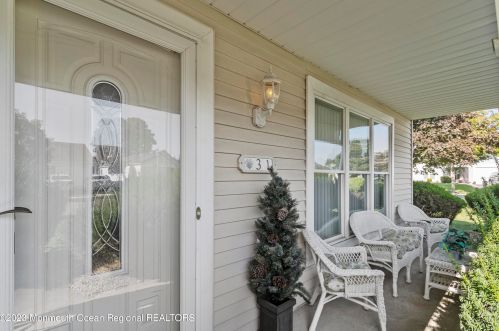 31 Oakham Row, Lakehurst, NJ 08759-6635