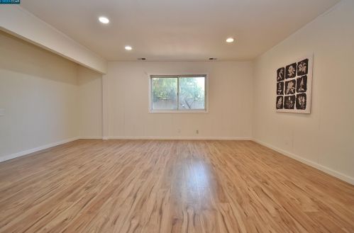 1061 Oak Grove Rd, Concord CA  94518-3129 exterior